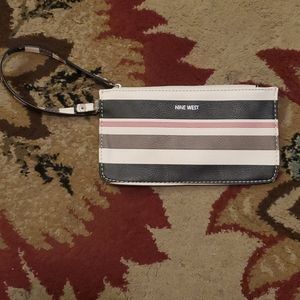 Nine West wristlet pre-owned